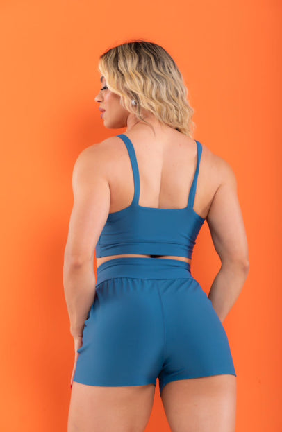 Conjunto de top alça e shortinho com bolso