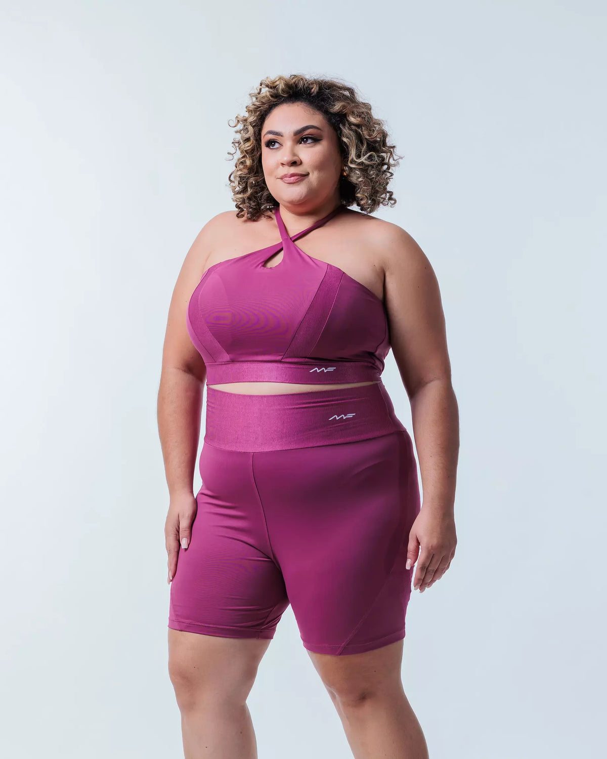 Conjuntinho plus size cintura alta com top trançado canelado