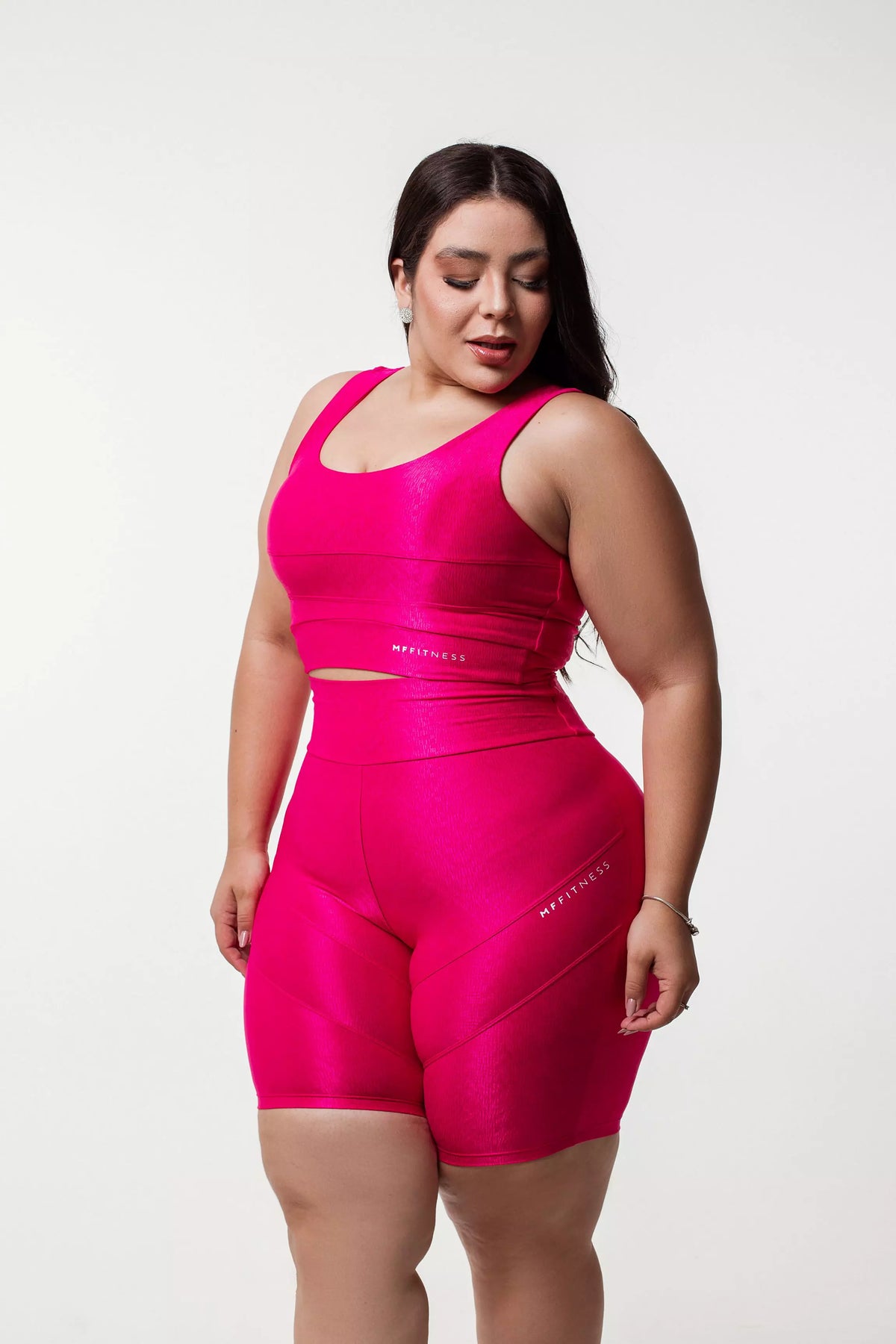 Conjunto plus size canelado de cropped com shorts longo